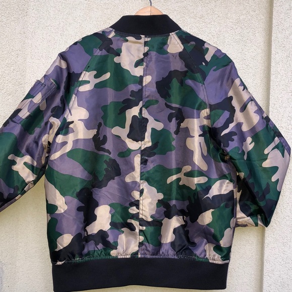 URBAN OUTFITTERS: Camo Bomber Jacket - Picture 2 of 3